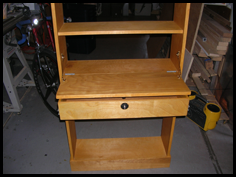 narrow desk detail 01